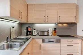 Apartment with garden & BBQ | Garden view - Image 5