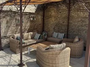 Cottage with pool & barbeque - Image 2