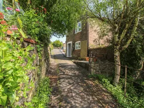 Voll ausgestattetes Landhaus mit Garten - Image 2