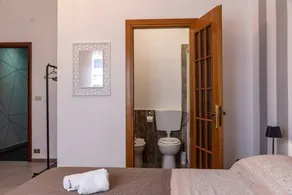 Chambre privée avec internet haut débit | Vue ville | Idéale pour le télétravail - Image 5