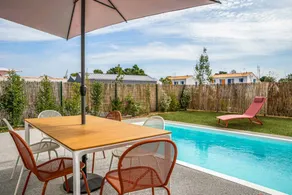 Family-oriented beautiful holiday home with private pool, garden & BBQ | Pet-friendly - Image 3