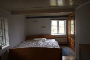 Charming holiday home with terrace - Image 2