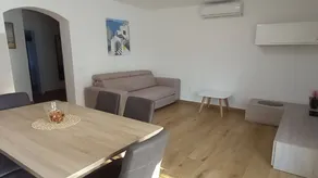 Apartment with terrace & private pool - Image 3