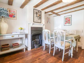 Cottage with garden - Image 4