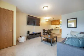 Family-oriented condo | City view - Image 5