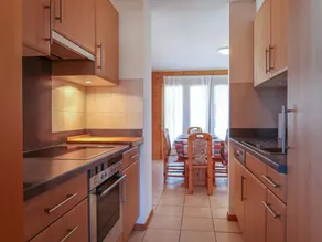 Apartment with terrace - Image 4