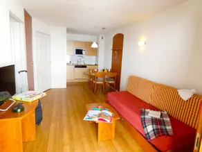 300m from ski slopes, 1st floor, view ski slopes, fitness, swimming pool, terrace, tv, ski locker - Image 3