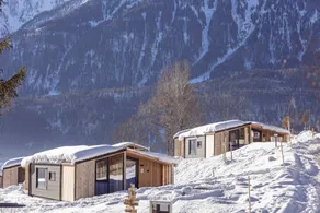 Chalet with terrace - Image 2
