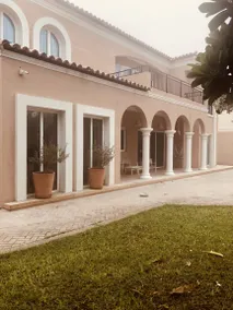 Child-friendly villa with garden, pool & BBQ - Image 2