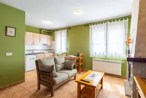 Estudio apropiado para familias con terraza y jardín | Vistas a la montaña | Adaptado para el teletrabajo | Admite mascotas - Image 2