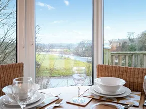 Cottage with garden & barbecue | River view - Image 2