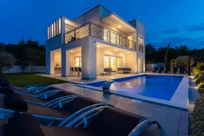 Villa with private pool, sauna & terrace | Water view - Image 2