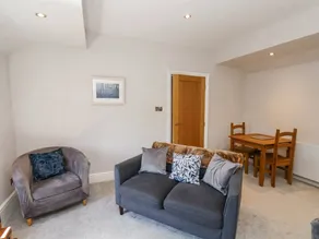 Cottage with garden - Image 4