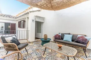 House with garden & terrace | City view - Image 2