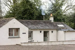 Cottage with garden - Image 2