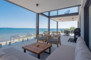 Seafront Villa Aurea with pool and seaview - Image 3