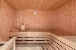 Apartment 'Guest Suite with Sauna' with Private Terrace, Wi-Fi and Air Conditioning - Image 3