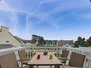 Apartment with garden & heated pool - Image 5