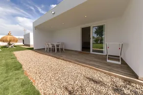 Villa entièrement équipée avec piscine privée, jardin et barbecue | Vue jardin | Adaptée au travail à distance | Avec animaux autorisés - Image 4