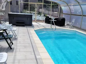 Bed & breakfast with jacuzzi & pool - Image 2
