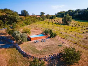 Family-oriented holiday home with terrace, pool & BBQ | Garden view | Dogs allowed - Image 4