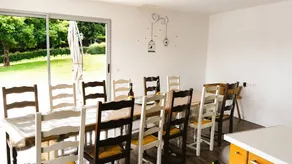 Cottage convivial et familial avec jardin, barbecue et terrasse | Vue jardin - Image 2