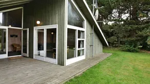 Holiday home with jacuzzi, sauna & terrace | Dogs allowed - Image 3