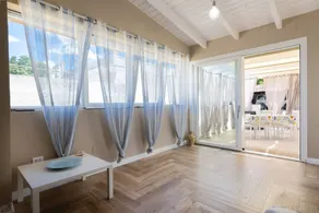 Holiday apartment with terrace - Image 2