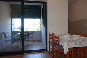 Holiday apartment with terrace - Image 2