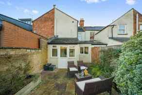 Cozy 3-bedroom house, perfect for families or friends exploring "The Heart of the Cotswolds". - Image 3