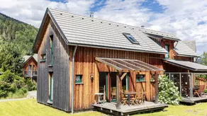 Holiday home with pool & terrace - Image 5