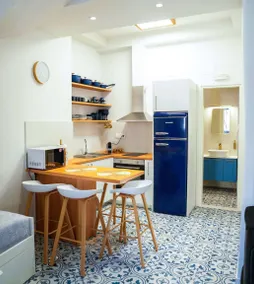 Apartment with garden & fast internet - Image 3