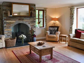 Cottage with terrace, barbeque & garden - Image 2