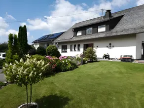 Appartamento con terrazza e giardino - Image 2