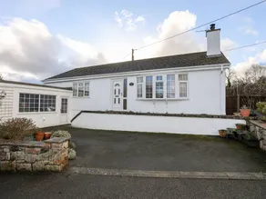 Cottage with garden | Beach view - Image 2