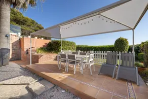 Casa totalmente attrezzata con giardino, griglia e piscina | Vista sulla spiaggia | Accanto alla spiaggia | Ideale per il telelavoro - Image 3