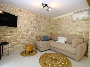 Wonderful holiday home with barbeque & terrace - Image 3