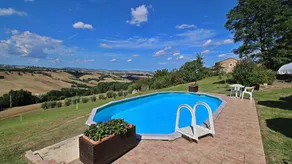 Flat with pool, garden & barbecue - Image 3