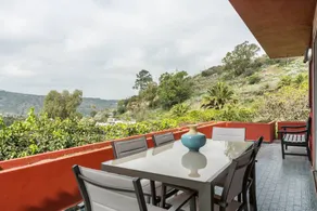 Villa entièrement équipée avec sauna, piscine privée et jardin | Vue jardin - Image 4