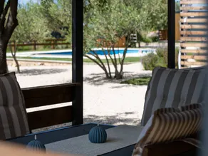 Ferienhaus mit beheiztem Pool, Garten und Terrasse - Image 3