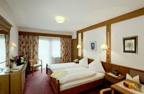 Aparthotel with garden, sauna & pool - Image 3