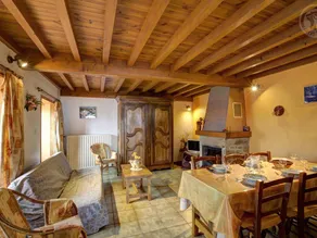 Cottage with barbeque & garden - Image 4