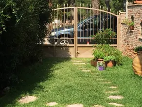 House with garden - Image 4