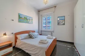 Appartement de vacances entièrement équipé avec internet haut débit | Vue ville | À côté de la plage - Image 4