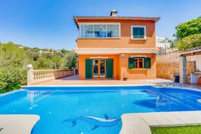 Children-friendly beautiful villa with private pool, garden & jacuzzi | Suitable for remote work | Pet-friendly - Image 2