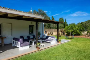 Maison entièrement équipée avec piscine privée, internet haut débit et jardin | Vue jardin - Image 3