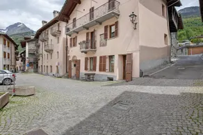 Charming Appartamento Delfine in central La Salle with balcony and mountain views - Image 3