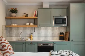 Flat | Near Christmas Steps - Image 3