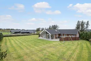 Family-oriented holiday home with barbeque, sauna & terrace | Pets are welcome - Image 2