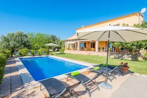 Villa with garden, barbeque & private pool - Image 2